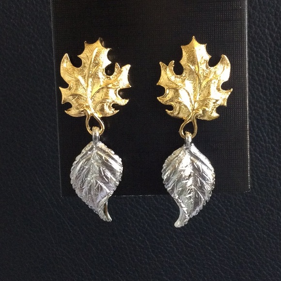 Vintage “AVON” Falling Leaf Earrings - Picture 1 of 4